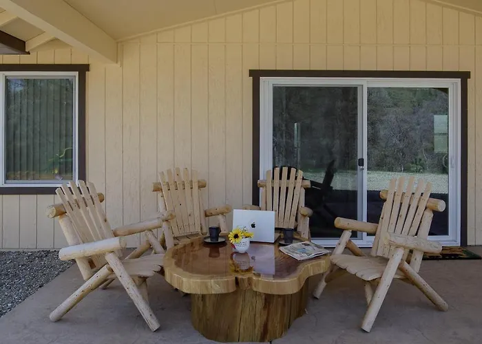 Bear Paw Cabin Near Yosemite