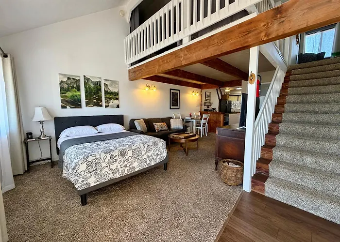 Sierra Mountain Lodge - Vacation Rentals - Yosemite